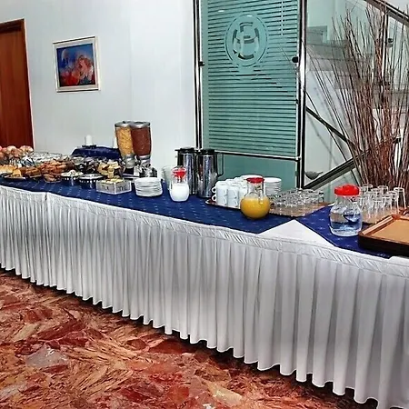 Elena فندق 3*