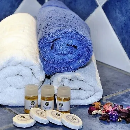 Szálloda Elena Lamía